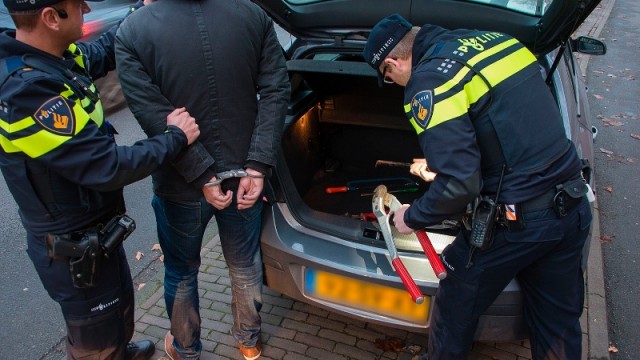 politie_aanhouding bij auto