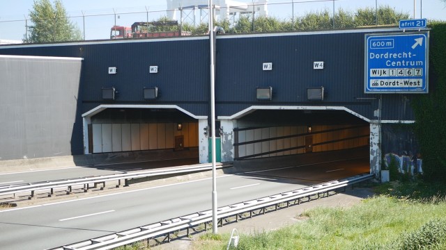 Drechttunnel (zijde Zwijndrecht) 2