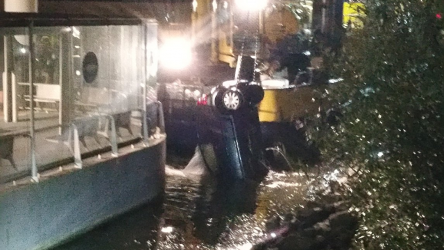 auto te water alblasserdam