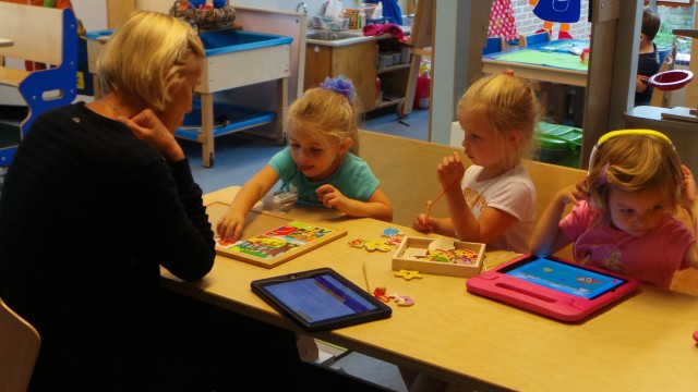 Siem onderwijs aan driejarigen