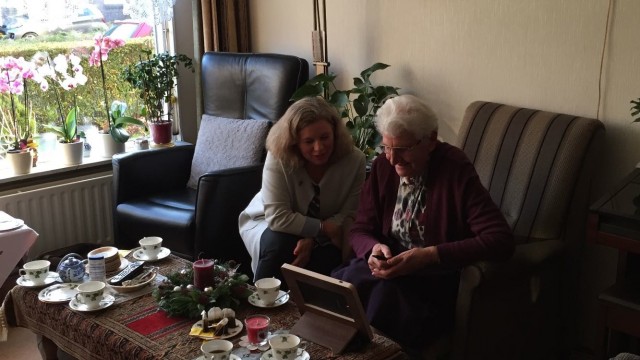 50-tablets-voor-dordtse-ouderen