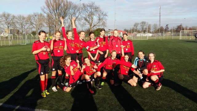 IFC-GirlsAcademy-Kampioen