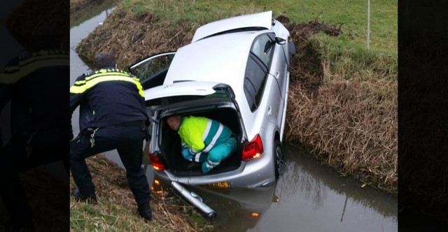 auto-te-water-hendrik-ido-ambacht