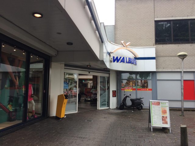 ingang winkelcentrum walburg