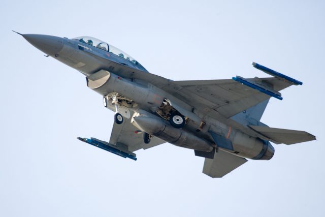 f16