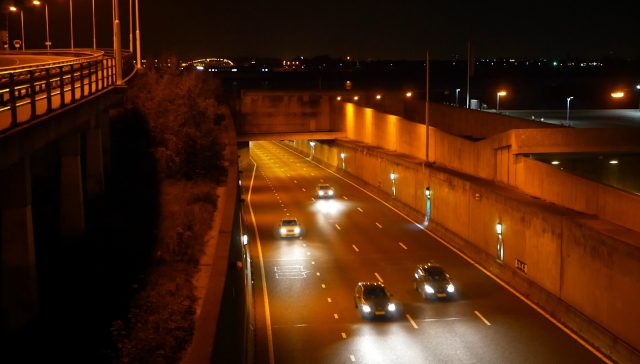 noordtunnel alblasserdam a15 avond