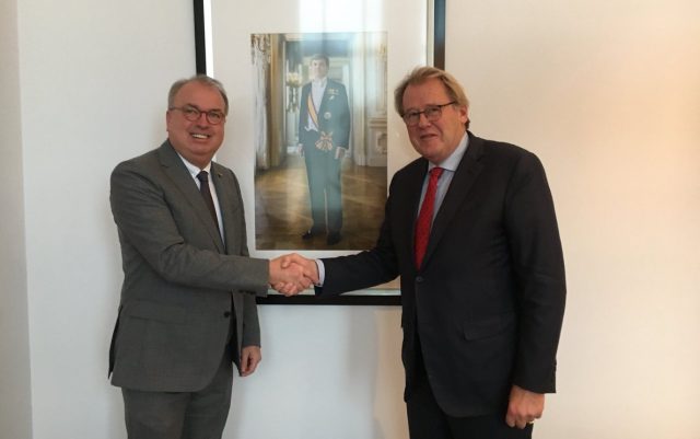 Peter van der Velden opnieuw beedigd als waarnemend burgemeester