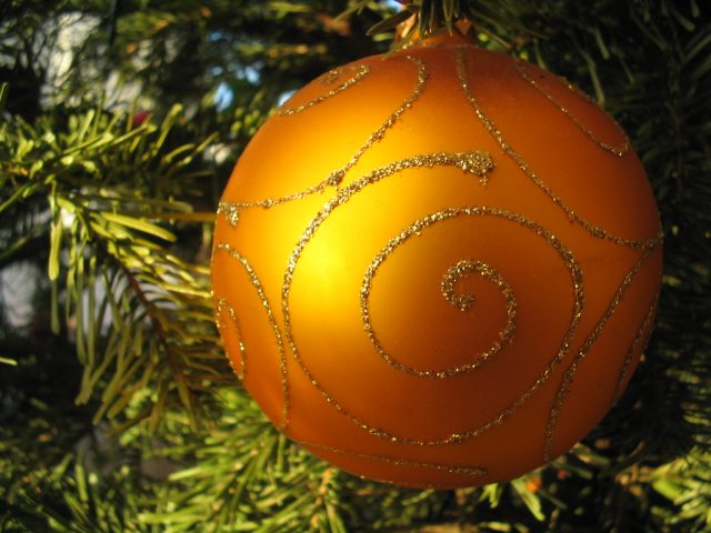 kerstbal-in-kerstboom