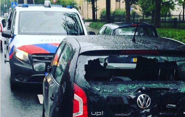 15-jarige fietser botst achterop stilstaande auto in Alblasserdam