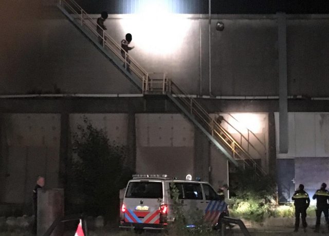 inbrekers verstoppen zich in silo zwijndrecht