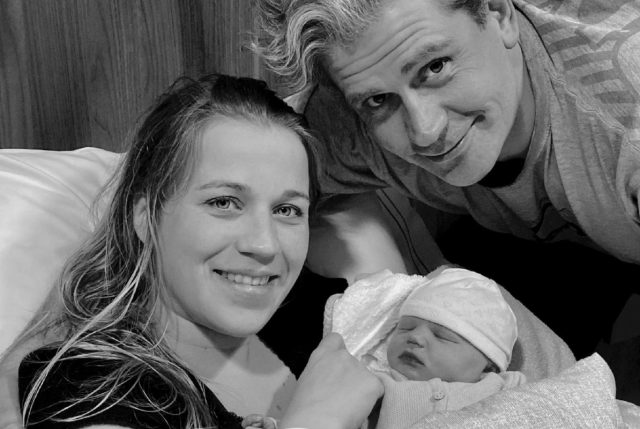 Burgemeester Wouter Kolff en vrouw ouders geworden van dochter