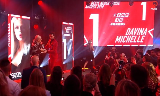 davina-michelle-top-40-awards