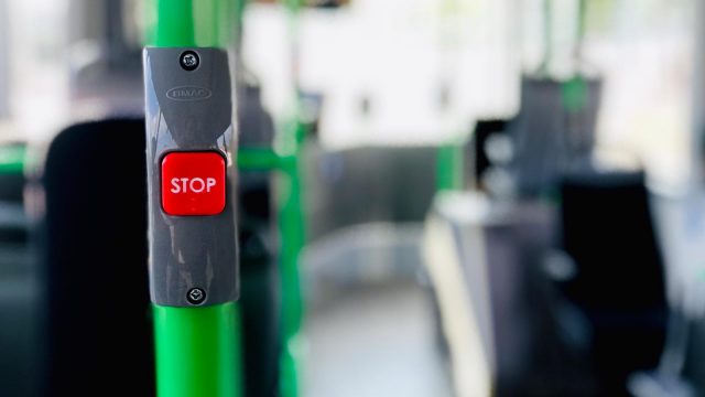 bus-qbuzz-stopknop