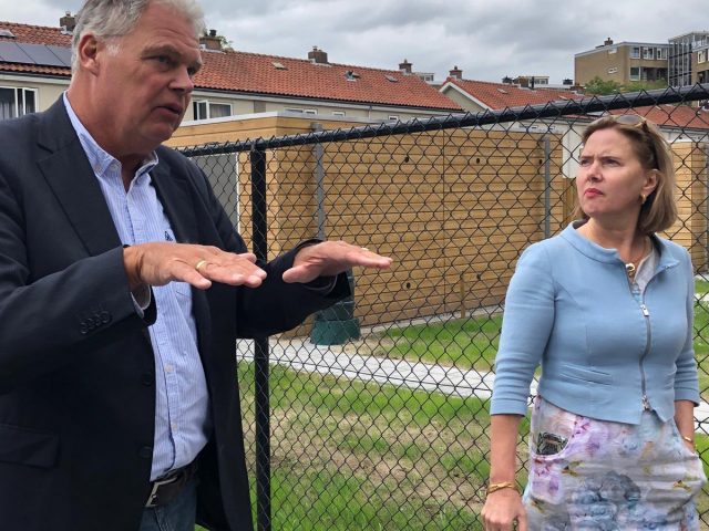 Minister Van Nieuwenhuizen bezoekt project Waterkraan in Dordrecht
