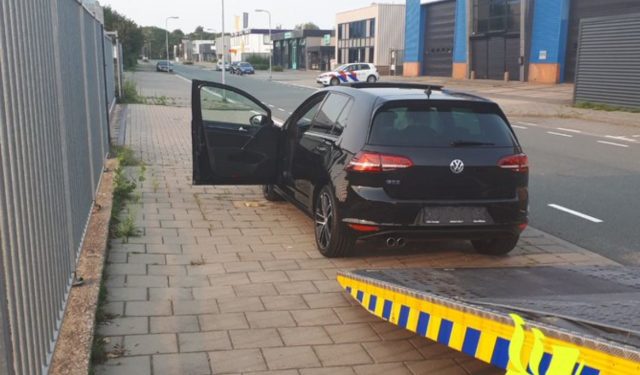Gestolen auto uit Frankrijk aangeboden bij RDW-keuringsstation in Zwijndrecht