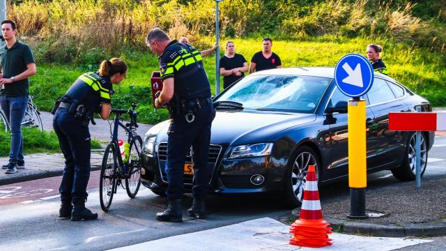 fietser zwaargewond aanrijding stadspolderring dordrecht