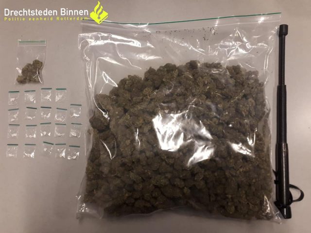 Politie betrapt meerdere drugsdealers op heterdaad in Dordrecht